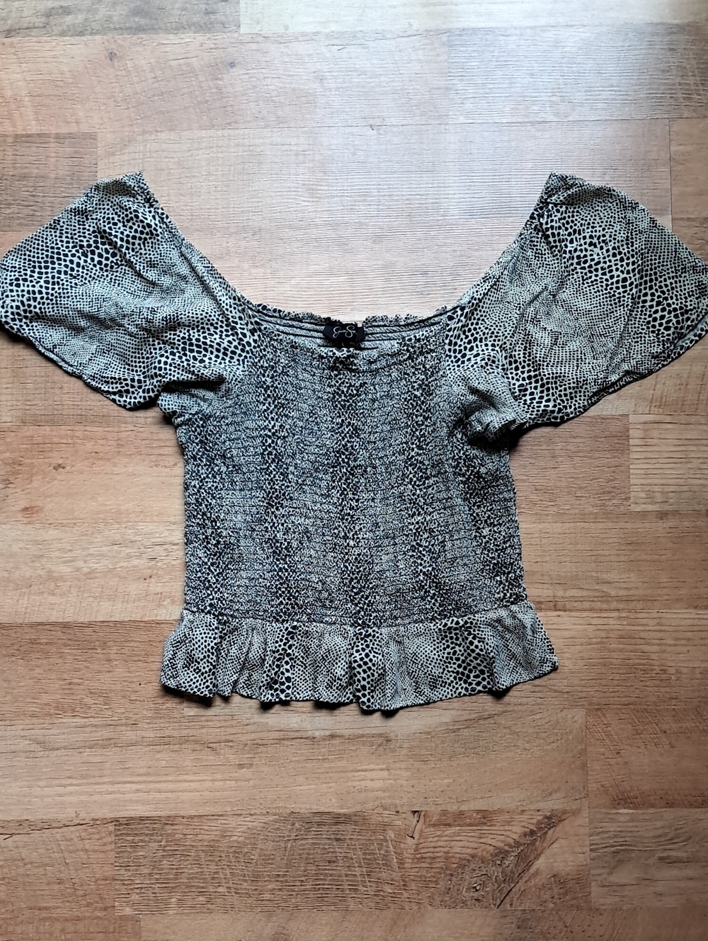 Jessica Simpson Black & Cream Smocked Peplum Crop Top